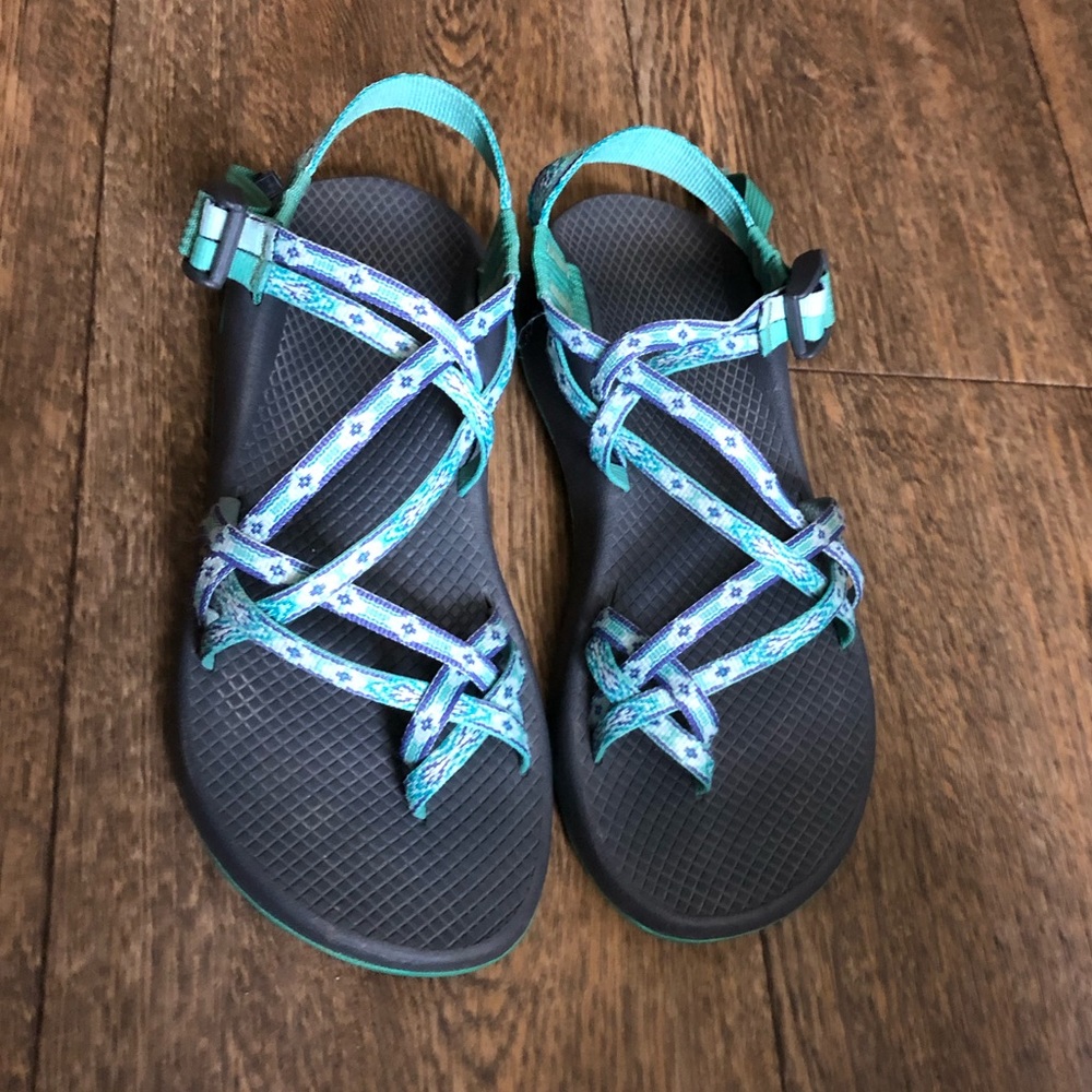 Women’s Chacos 9